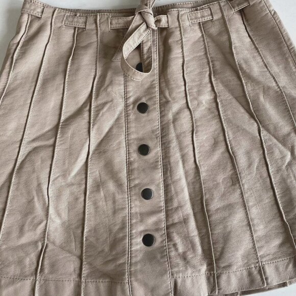 Free People Vegan Leather Beige Button Front A-Line Skirt Size 4 - Picture 4 of 6